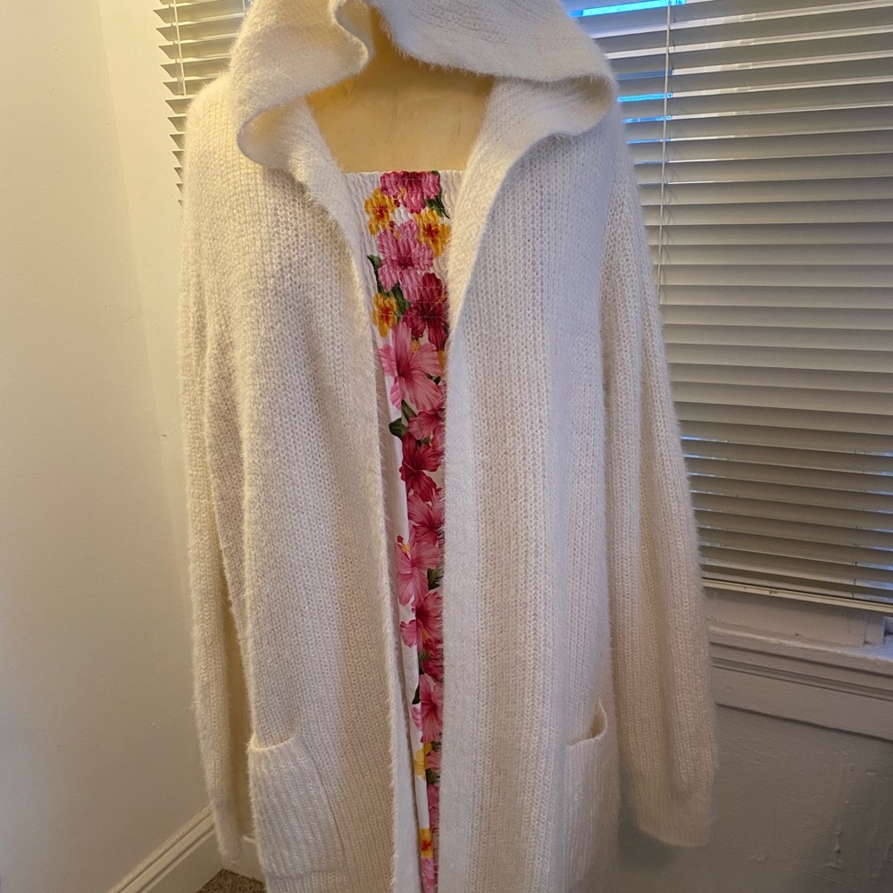 Nine West cream white cardigan sweater cardigan 🤍🤍🤍